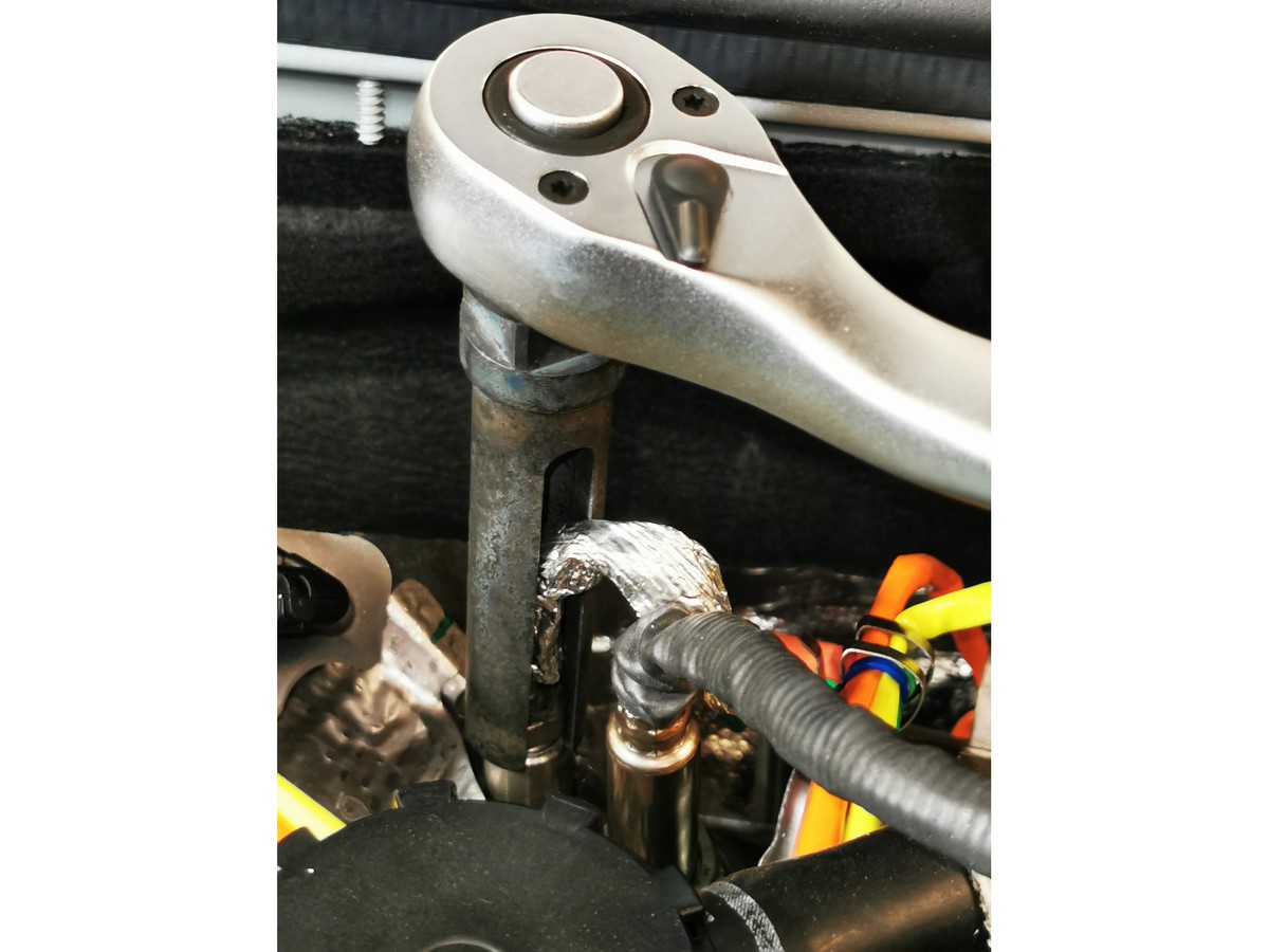 Douille pour capteur de température des gaz d'échappement GOVONI